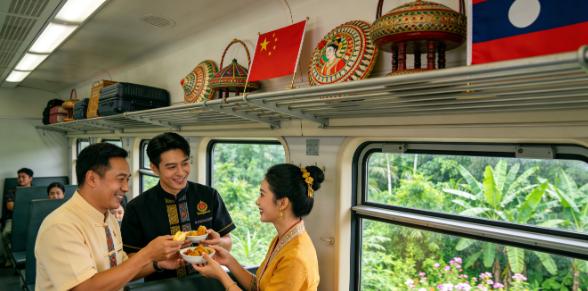 中老铁路开通4年了，网上有个挺有意思的话题：越南网友觉得，中国是想通过这条铁路控