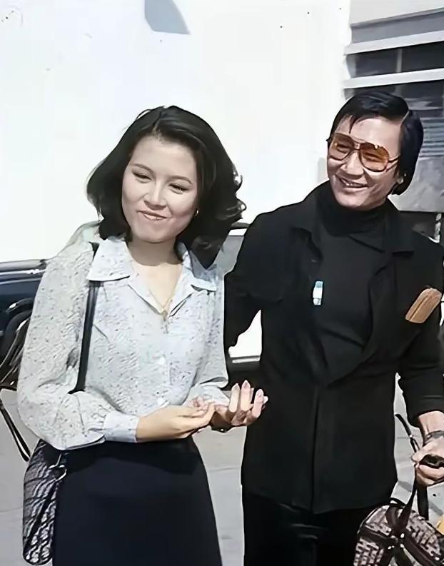 港圈绝色遍地，为何相貌普通的缪骞人，能让谢贤、周润发、刘德华都动心？谢贤历任女