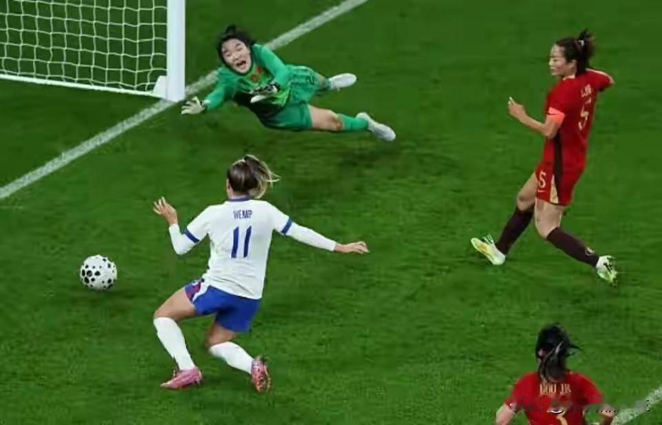 英格兰女足：你们奥运会上输8：2，世界杯上输6：1，为啥热个身还要找世界冠军呢？