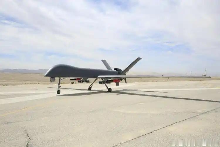 美国军舰刚经过台湾海峡，没想到解放军突然证实了一个大消息，这引起外媒格外的关注！