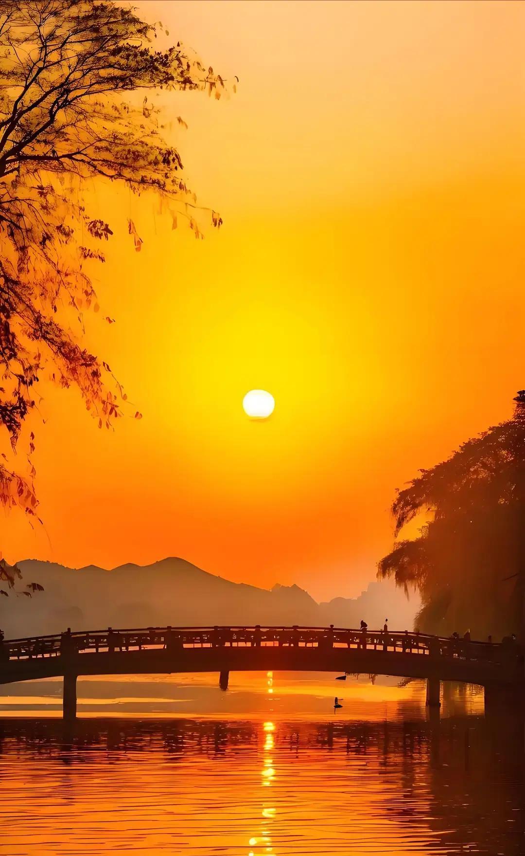 小张同事李明出轨非要离婚，小张为了女儿求过，没用，还是签字。离婚不到半年，李