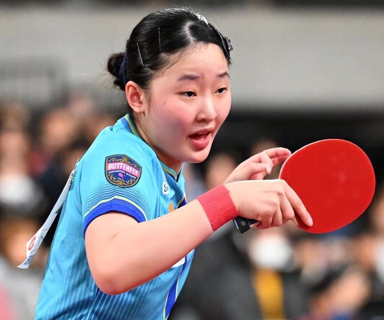 【张本美和苦战过关，击败横井咲樱进入决赛】全日本乒乓球锦标赛女单半决赛，张本美和