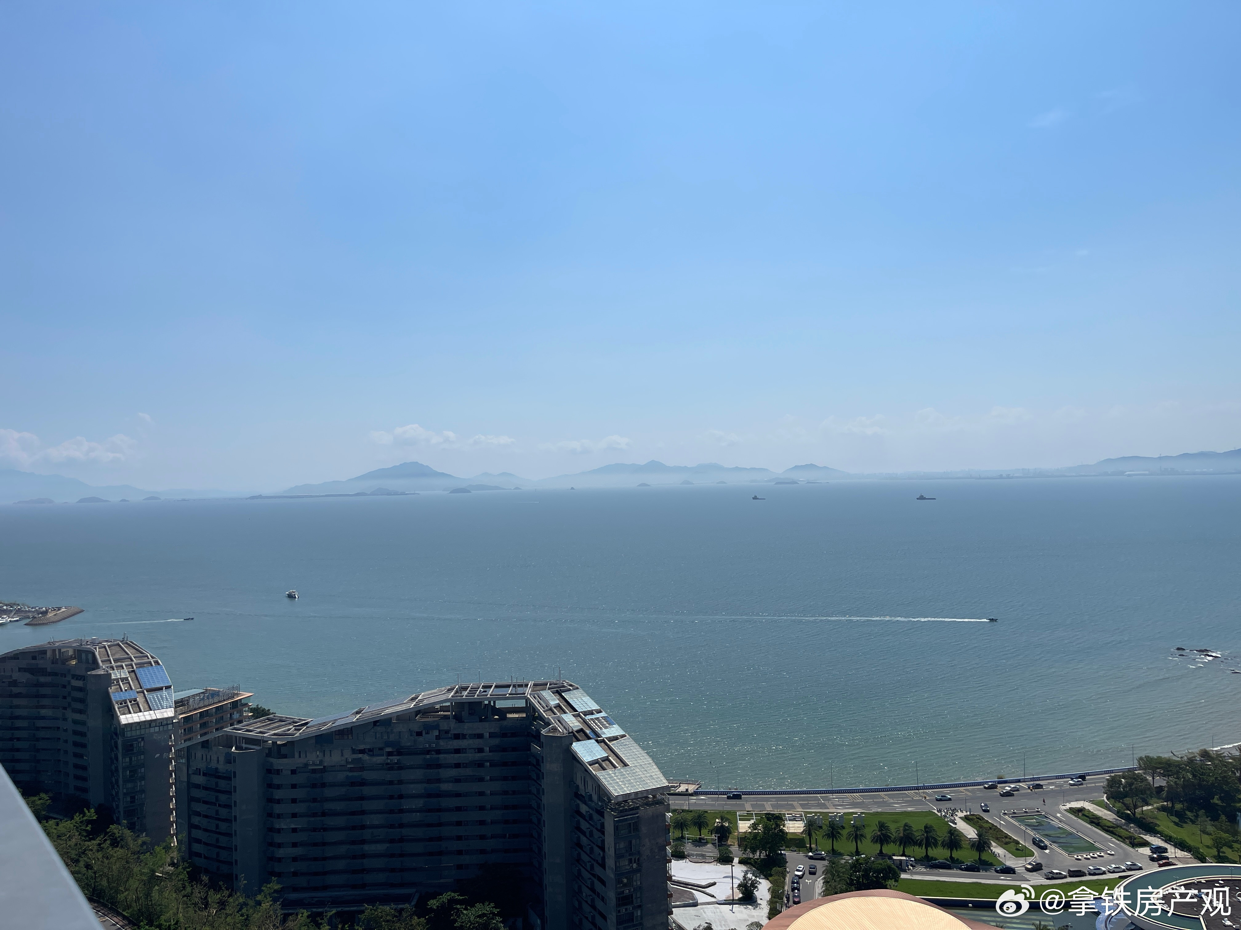 不跟你们卷了，海边来度假啦⛱️