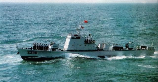 1963年，海军水上伏敌，很快传来消息，司令一看，霎时脸色铁青，轰的一下倒在椅子
