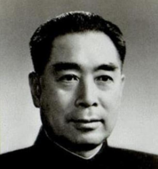 🌞1974年，毛主席发出一条手令，结果文件下达到周总理手上时，却被他私自扣