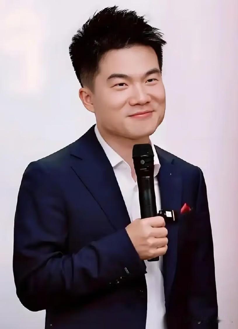 大家发现没？董宇辉有一个过人之处。值得很多主播学习，那就是他走到哪儿，就能把