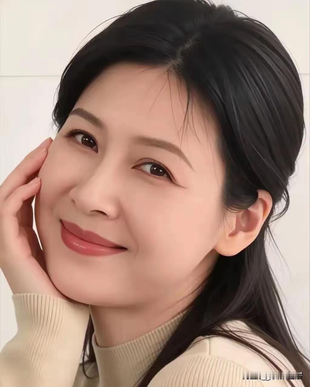 都不喜欢。你看人家刘敏涛，那眼神儿，那身段儿，那模样儿，扮演许红旗时那台词儿娓
