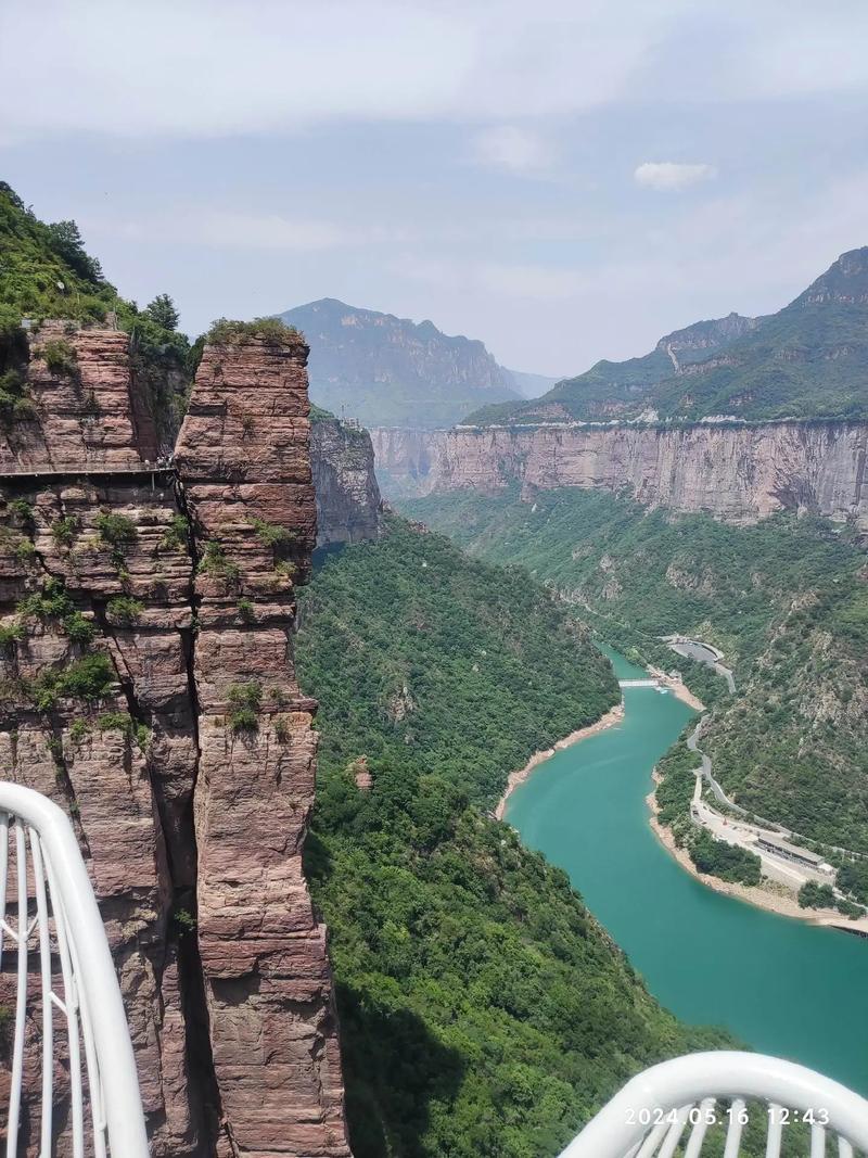 河南旅游，新乡辉县美景和美食攻略！河南新乡辉县美景和美食推荐：1、万仙山、