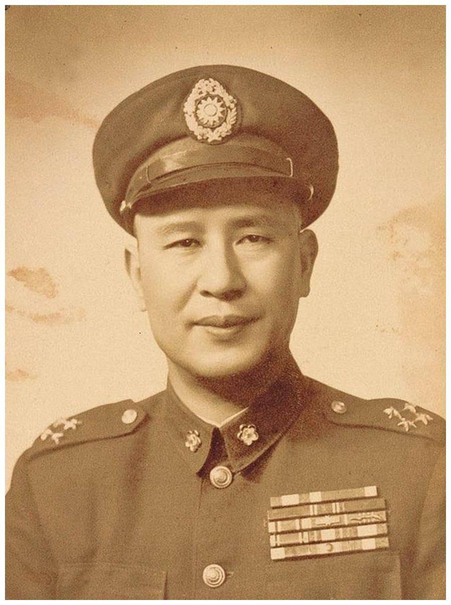 1949年小诸葛白崇禧向蒋介石献策：既然败局已定，与其飞往台湾不如南下干掉越南…