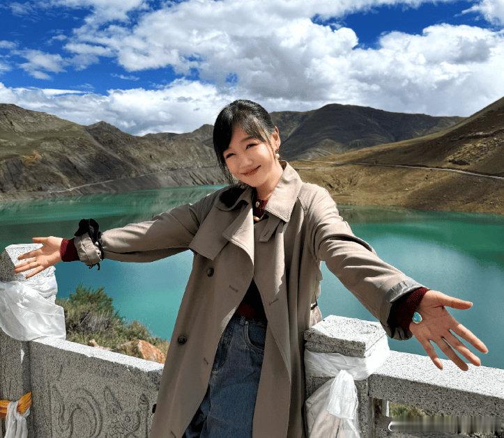 薛佳凝罕见回应出家传闻：我只是喜欢静坐和信仰佛教------日前，演员薛佳凝在接