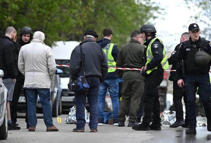 莫斯科人”在基辅大开杀戒基辅的霍洛西夫斯基区，本该是个平静的一天，却被一阵突