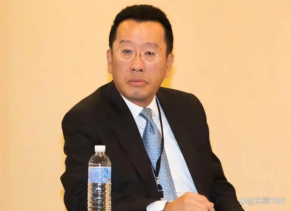 生前不添保障，身后重金抚恤台“防长”顾立雄发表声明。6月2日，台湾冈山空