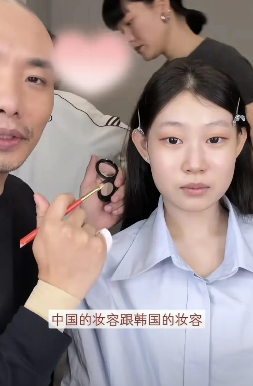 沈佳润化妆前素颜照曝光，原来她的丹凤眼是化出来的，不是自然的，给她化妆的正是顶级