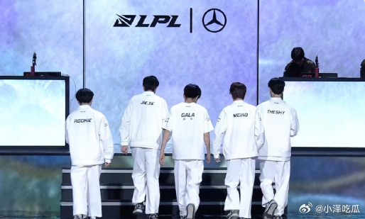 今天的IG确实令人陌生，但JDG的状态确实也不对，不行JDG也换换人吧陌生的IG