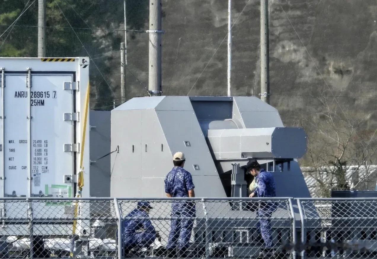 警惕，日本的轨道电磁炮!日本是从1990年开始研发电磁炮的，相当于其他国家来说