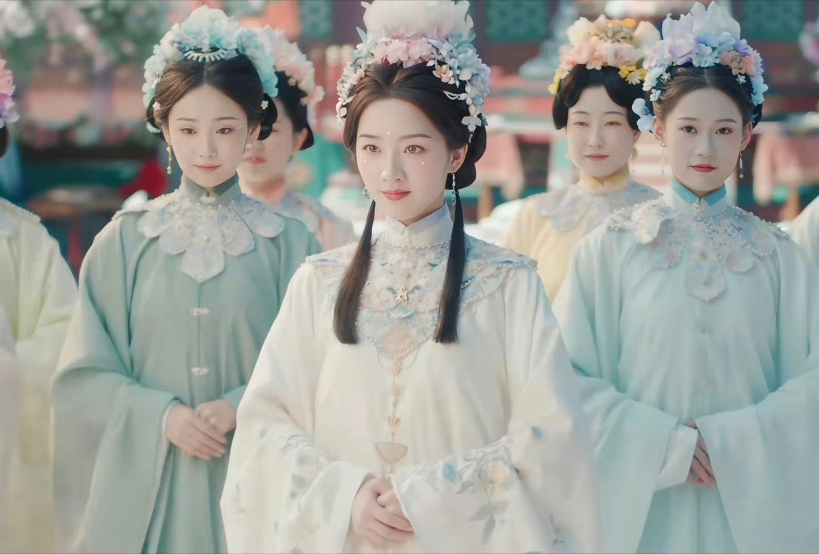 邓恩熙新剧美人一大跳刷到《花开锦绣》邓恩熙的花神造型，清雅氛围感直接拿捏，古韵
