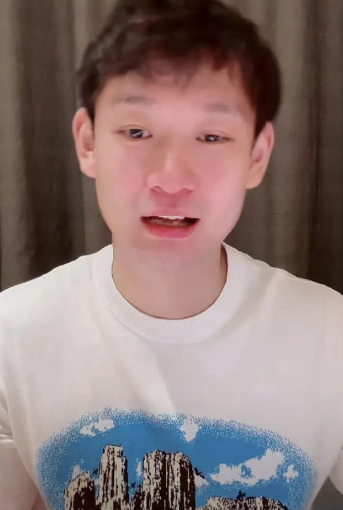 刘丁硕直播说自己结婚不准备请大头到场。直言自己结婚，人生中唯一一次当主角的机会，