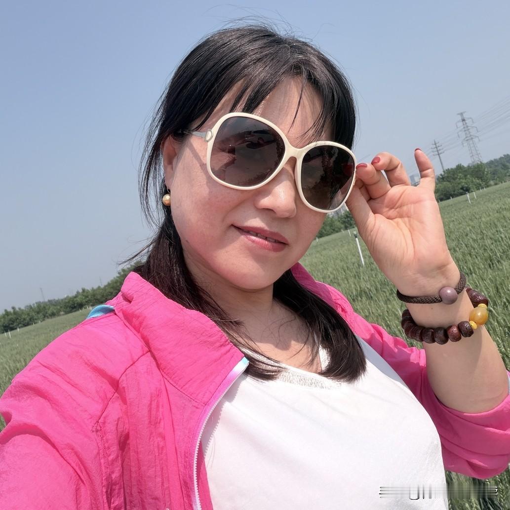 当然，前提是你五年之内根本用不到这笔钱。因为从目前来看，利率仍然是一个下行的