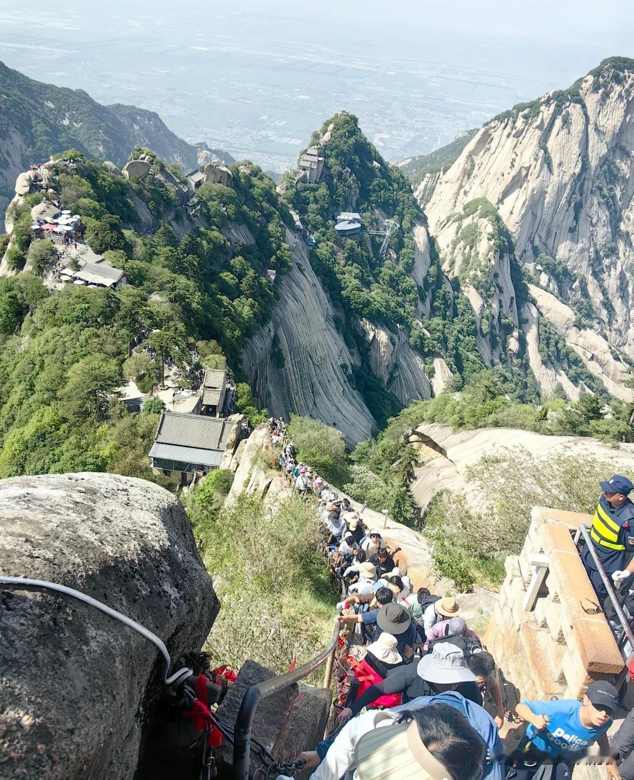 【华山避雷指南｜5A景区的1星服务体验】作为亲身打卡的游客，必须说：华山风景5