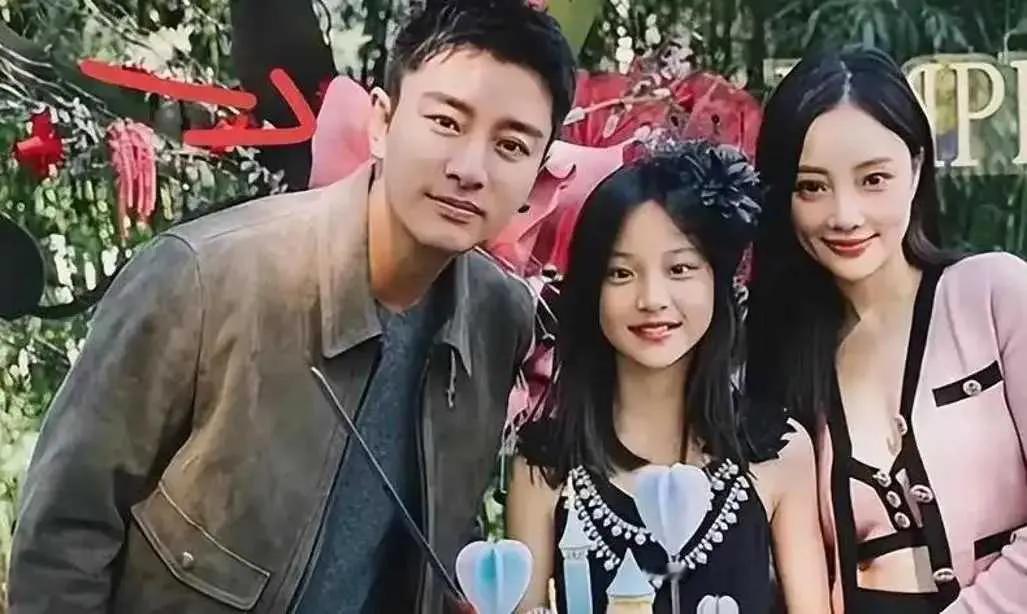 贾乃亮富养13年，却成李小璐“嫁衣”？贾乃亮怎么也没想到，自己富养13年的女