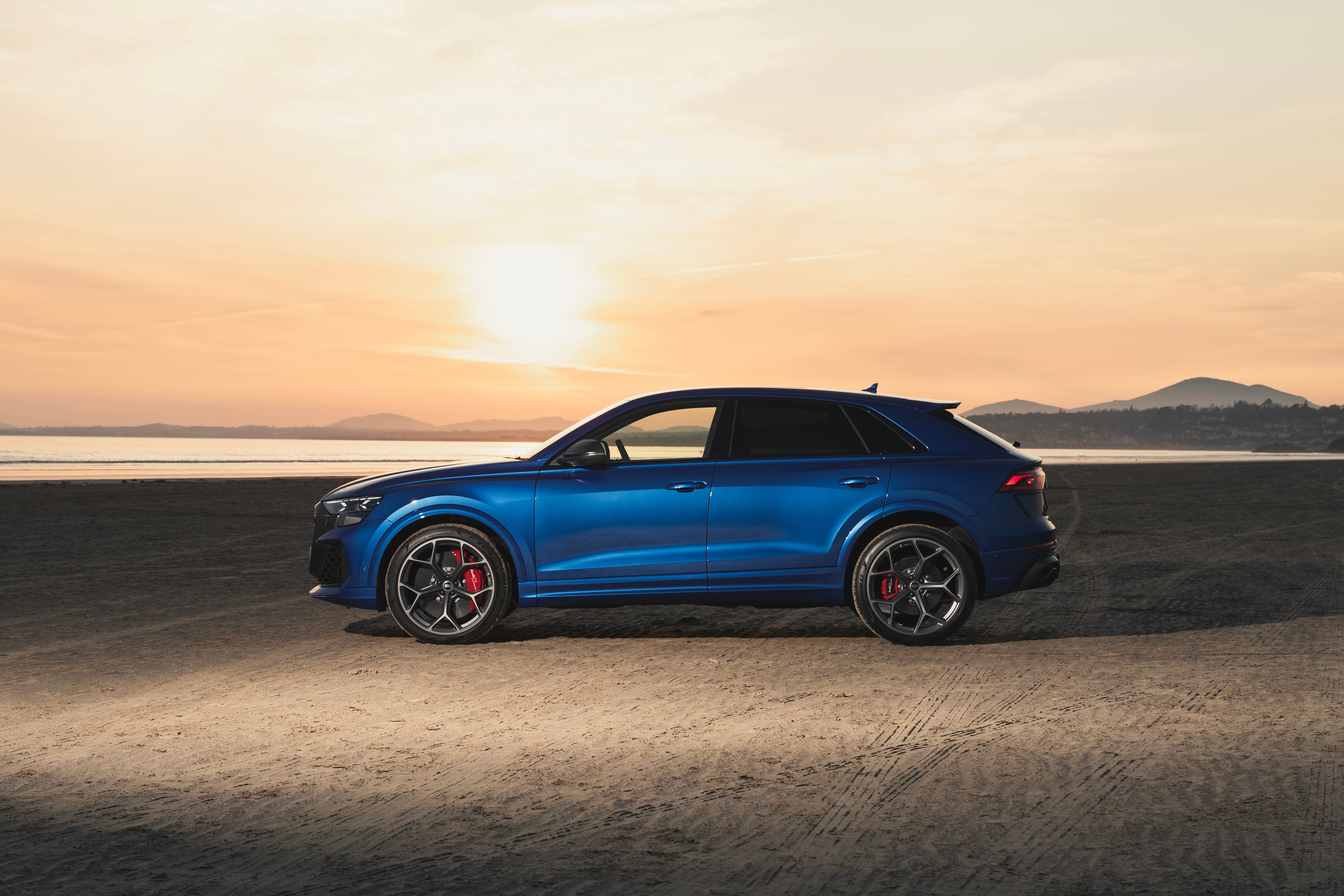 AudiRSQ8performance奥迪每次在路上见到奥迪Q8都觉得非