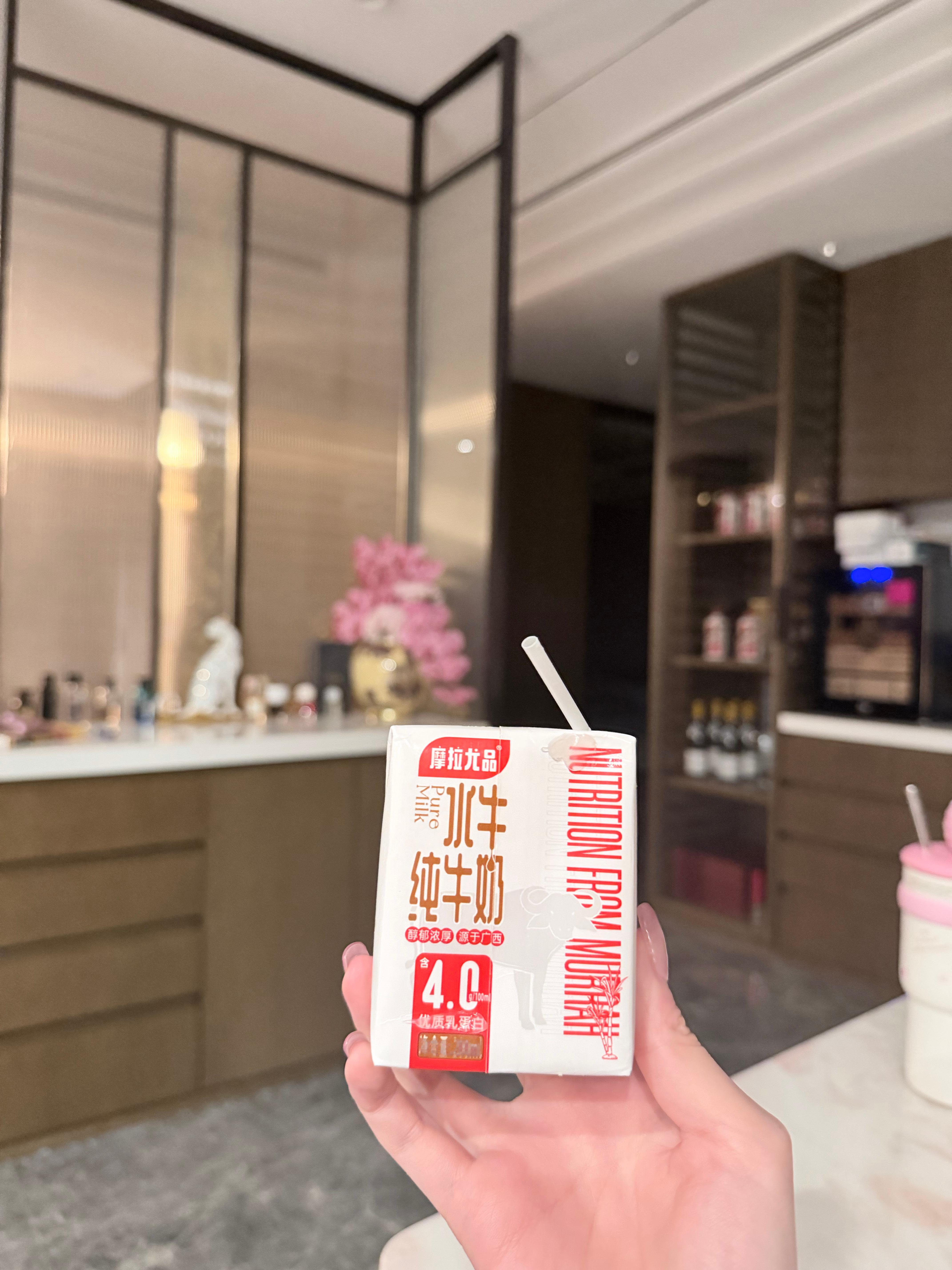 这牛奶也太好喝了吧超浓厚我怀疑加了奶油