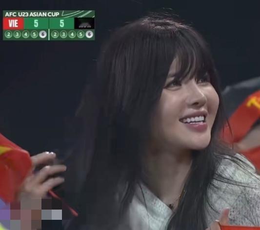 越南球迷感觉又起飞了，对韩国队这场球，越南队踢得确实非常好，那些对中国队没用上的
