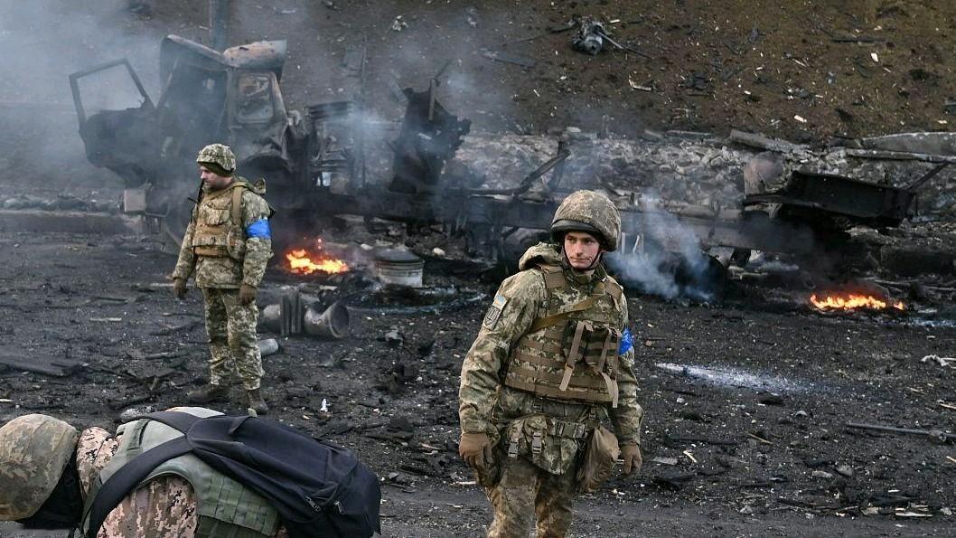 红军城火车站被围困的乌军面临俄军合围压力，防御态势严峻，目前双方战斗十分激烈。