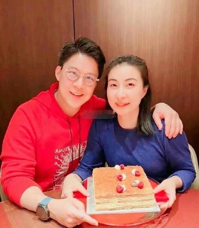 霍家基因真果然强啊，郭晶晶三个孩子老大像爷爷，老二像奶奶，老三像爸爸​​​