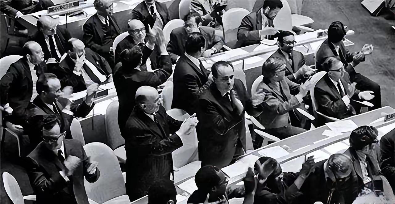 1971年，中国重返联合国，投反对票的四个亚洲国家是：日本、柬埔寨、沙特阿拉伯、