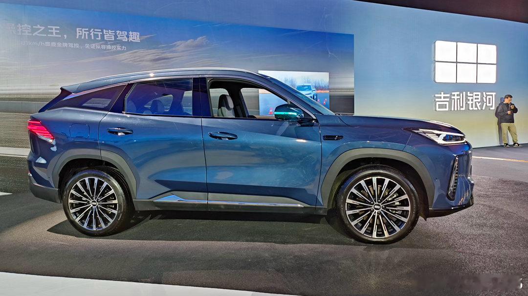 吉利银河M7我不想面带惊愕地说，10.98万起售价低到多离谱，不是吉利认为这台车