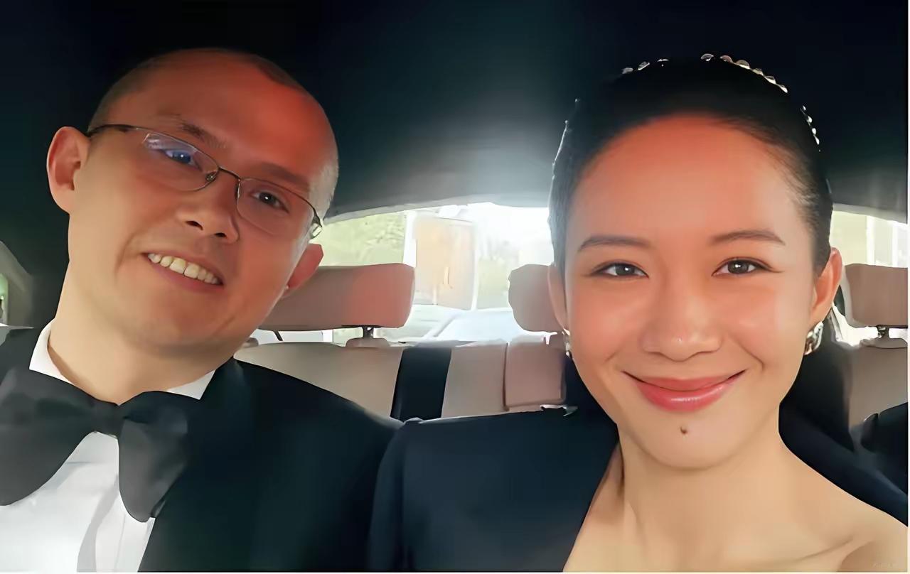 赵长鹏对待女人比孙宇晨强的太多了！有人说她是"币圈铁娘子"，有人叫她"黑寡妇