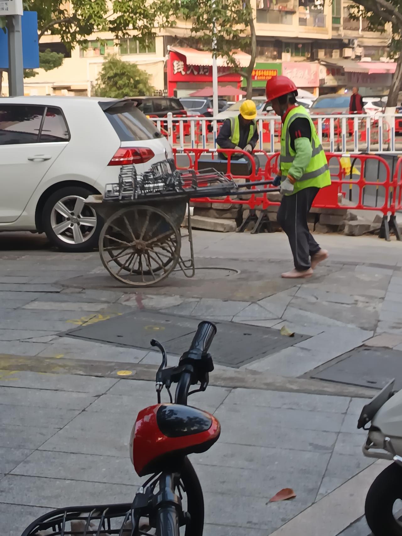 我终于知道了为什么每天都有工人在工地里不停的挖原来是这个原因你敢相信