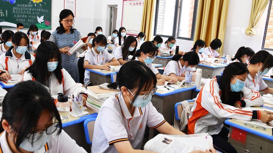 初三数学想少丢分，做题就盯死这几个要点，别再瞎刷！很多初三学生做题不少，分数却