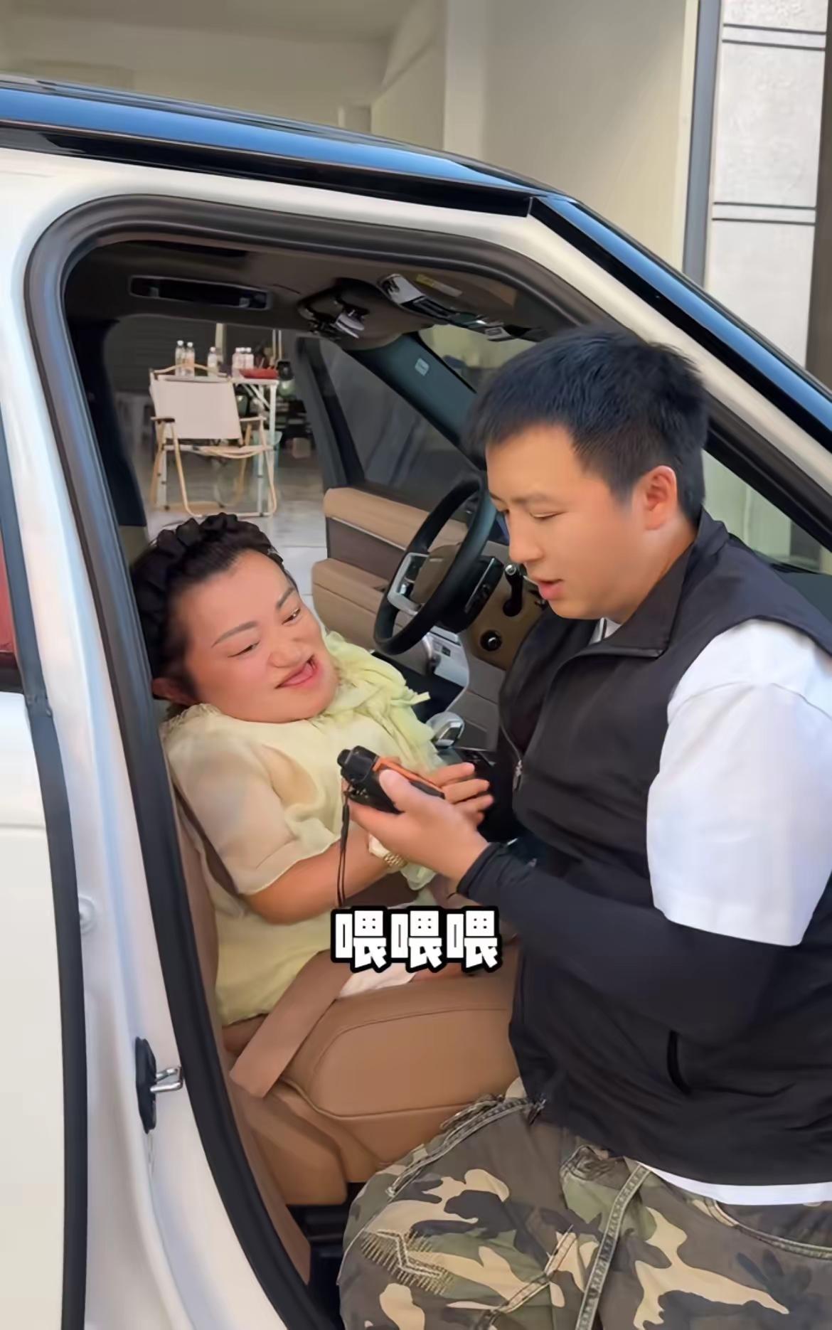 残疾人喜梅也真是够坚强的，身体都这样了，为什么还要生孩子。现在正常人生一个孩