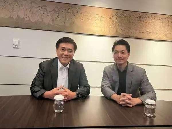 蒋万安终于表态，力挺郝龙斌担任国民党主席。 说白了，怪不得前段时间蒋万安没有