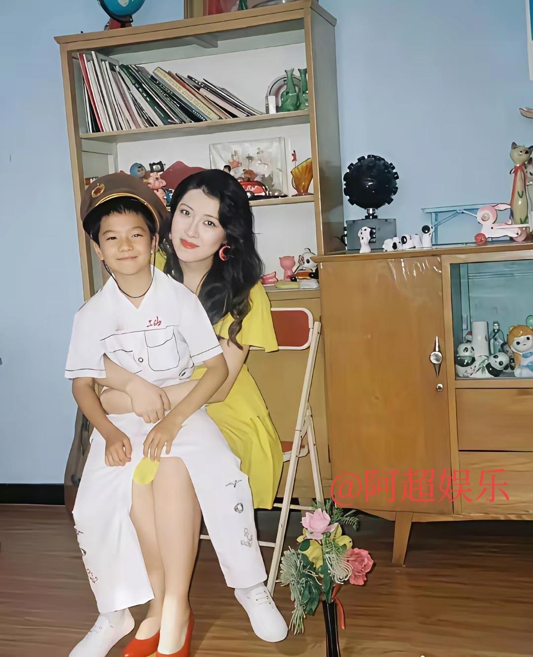 九十年代，什么样的家庭才能达到这样的水平？？？