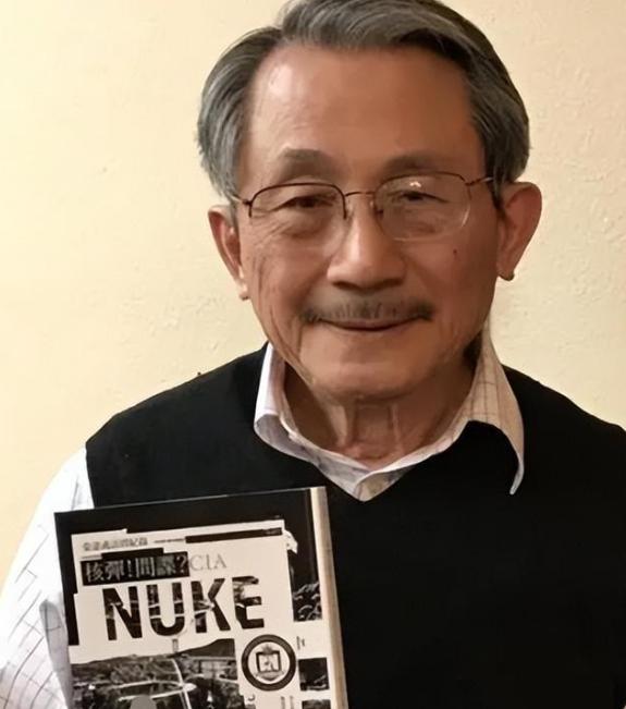 1986年，中越边境老山，一位战士要上211高地。临行前军长敬他茅台酒，师长把自