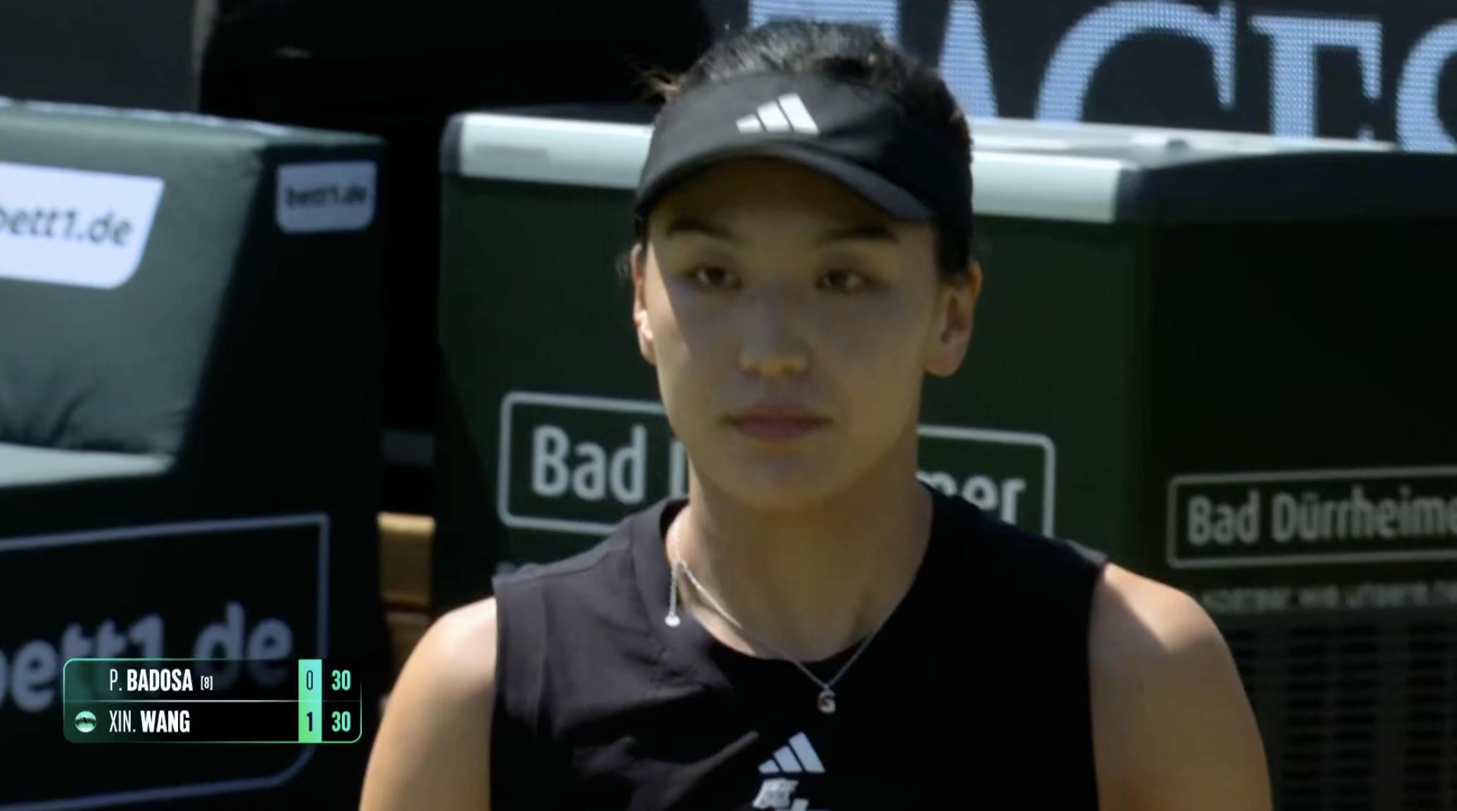 王欣瑜vs巴多萨王右一上来连破带保，2-0领先巴多萨。热点现场​​​
