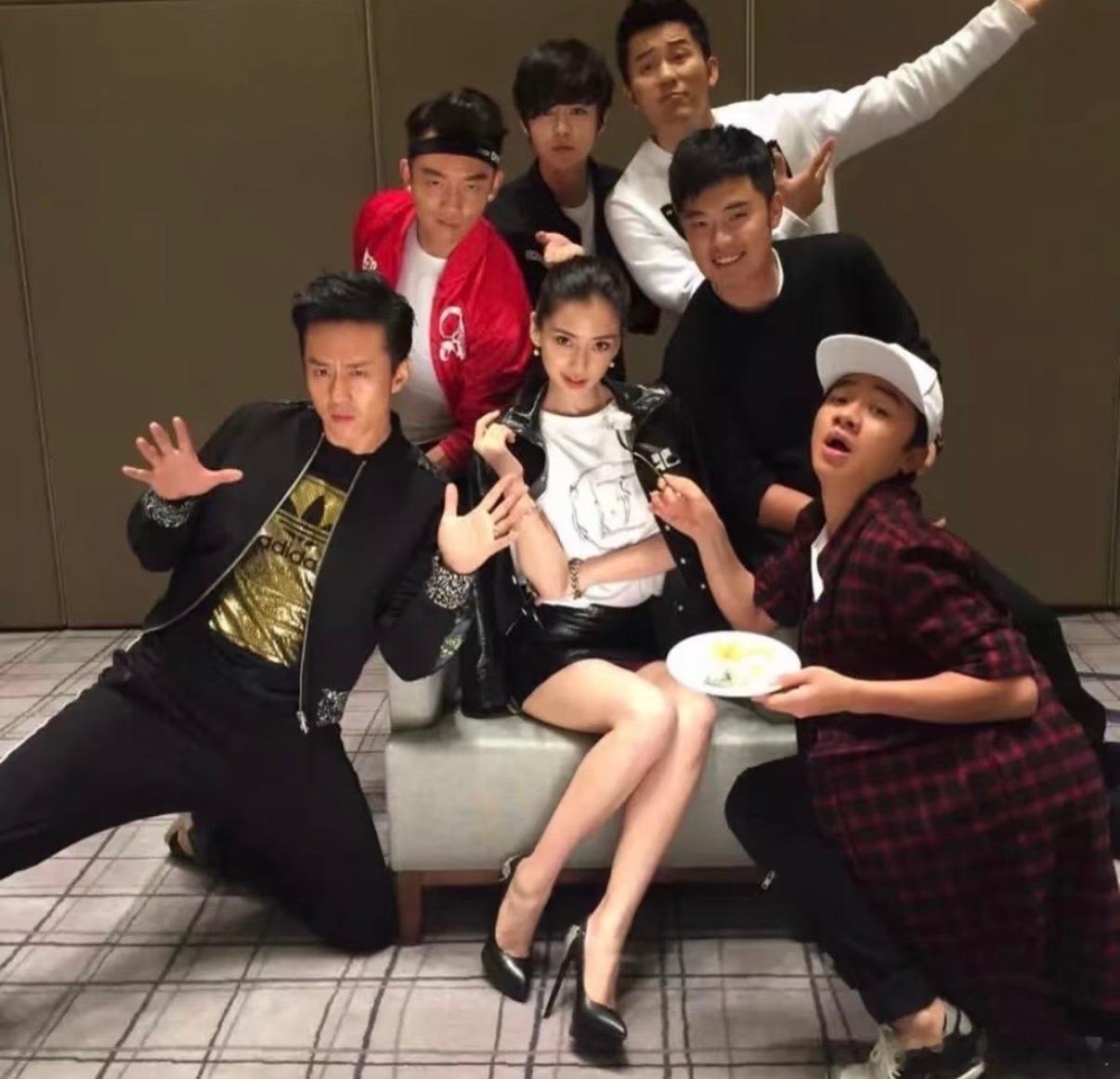 老辈子下手没轻没重的初代跑男我想你们！！李晨晒和杨颖郑恺陈赫的合照杨颖郑恺陈