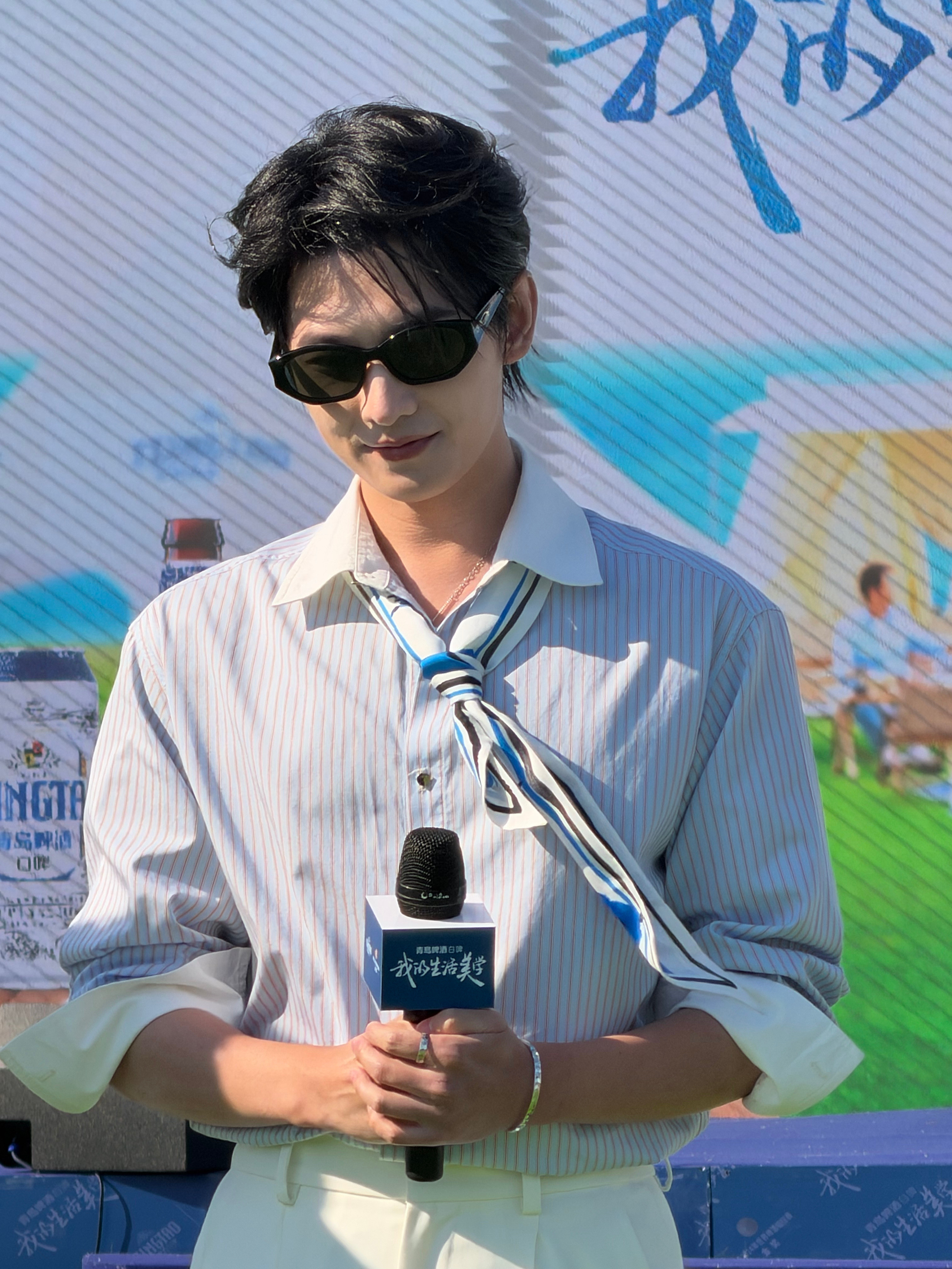 曝杨洋王楚然分手后再无交集不知道，只知道杨洋今天上午刚官宣新代言，下午还有新鲜