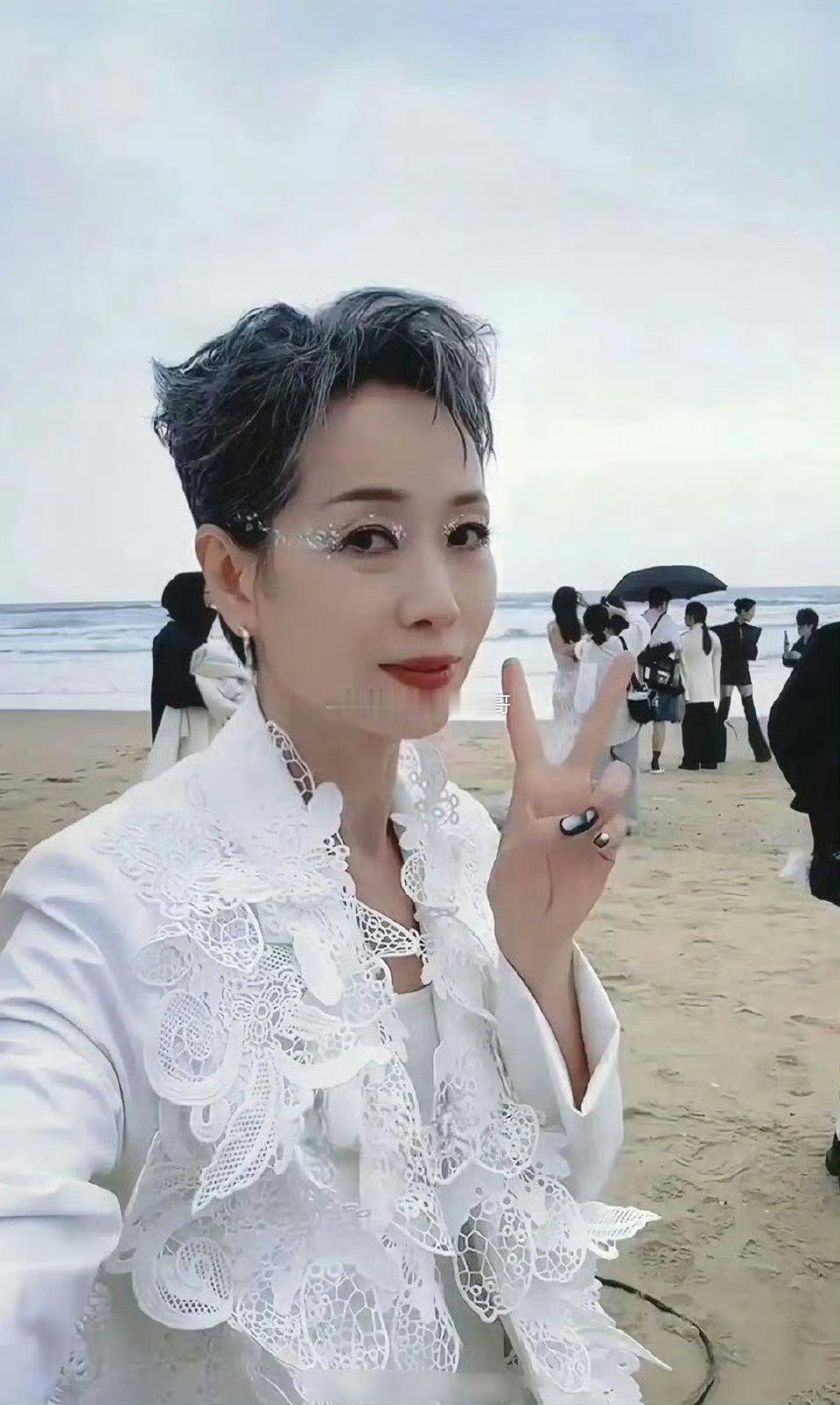 又是买家秀干掉卖家秀的一次。