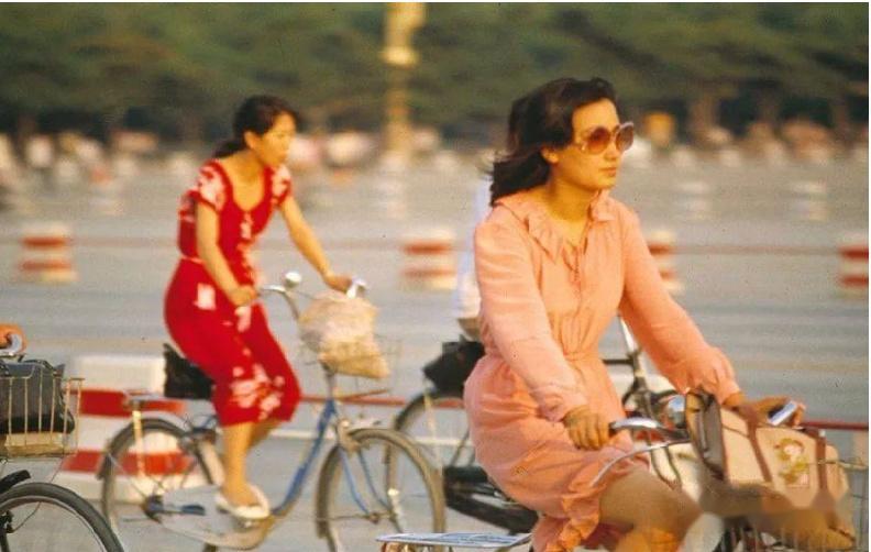 别再把90年代吹成黄金年代！他们不是怀念过去，只是借过去否定现在，过来人心里