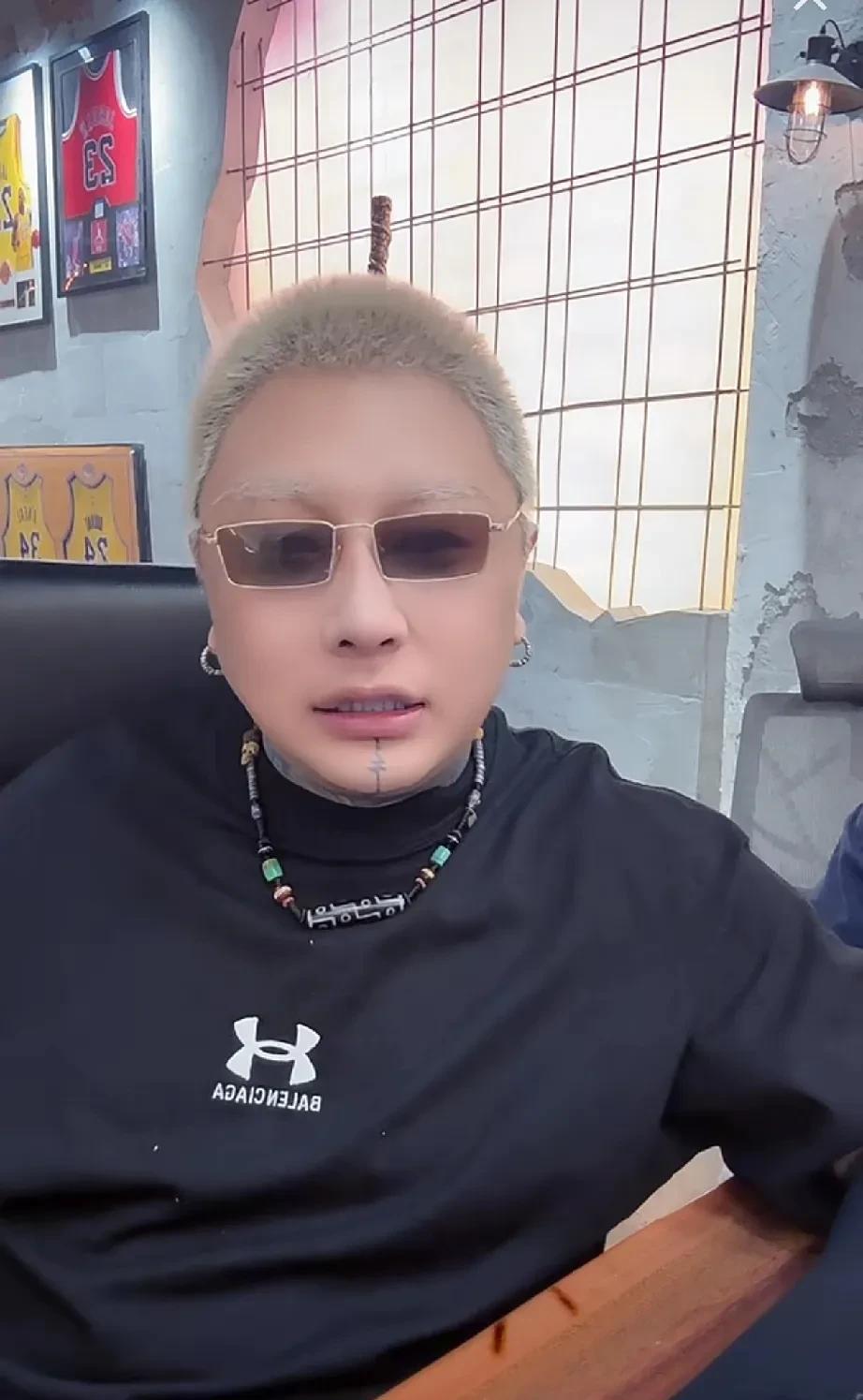 方丈因为不满小沈龙的好哥们嘎子嘲讽老葛刷单，18亿秒变10亿，属于纯纯的高科技。