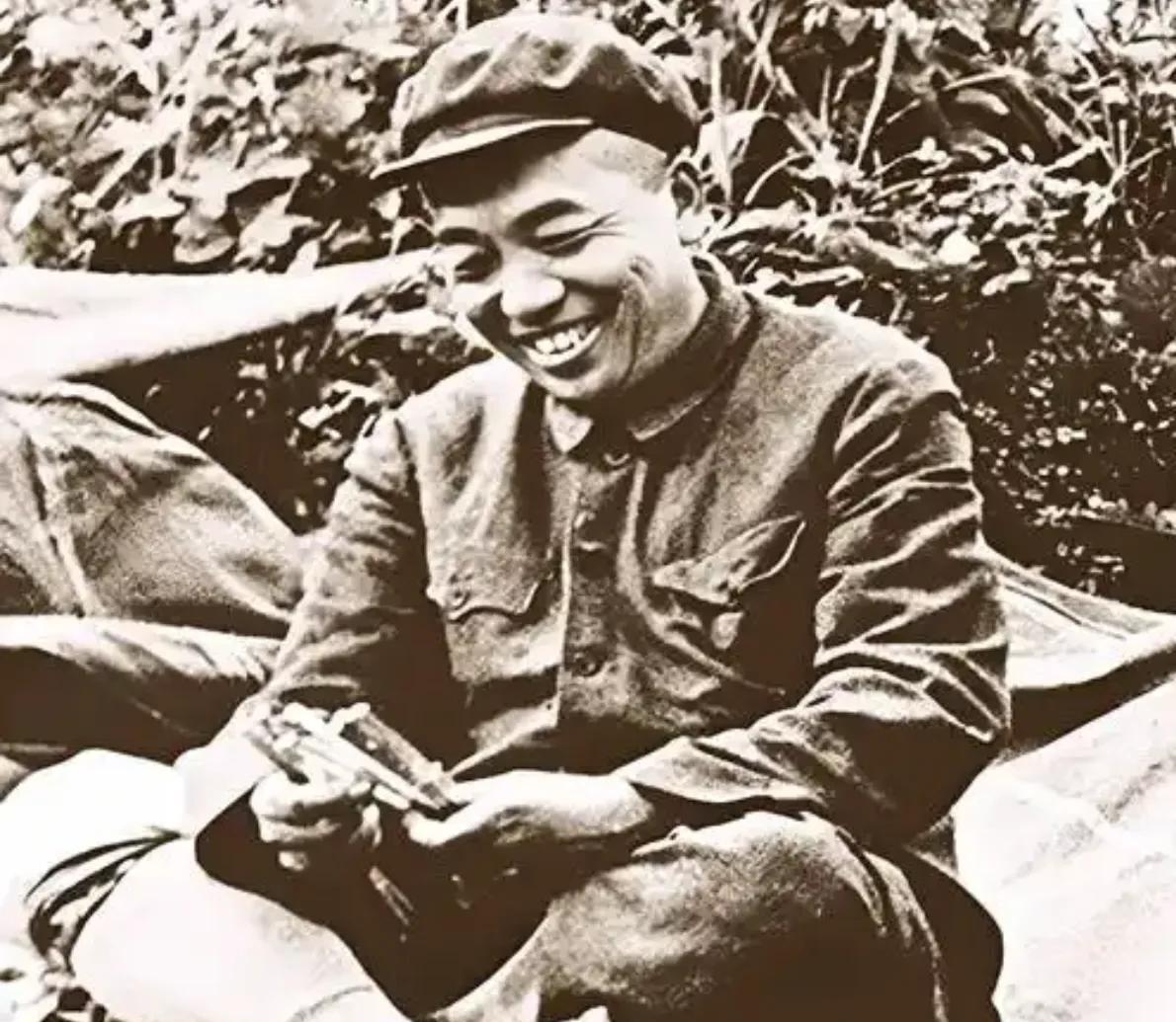 抗美援朝有且仅有彭老总能挑大梁，为什么？听我细细道来！朱老总年纪大了，且需要坐