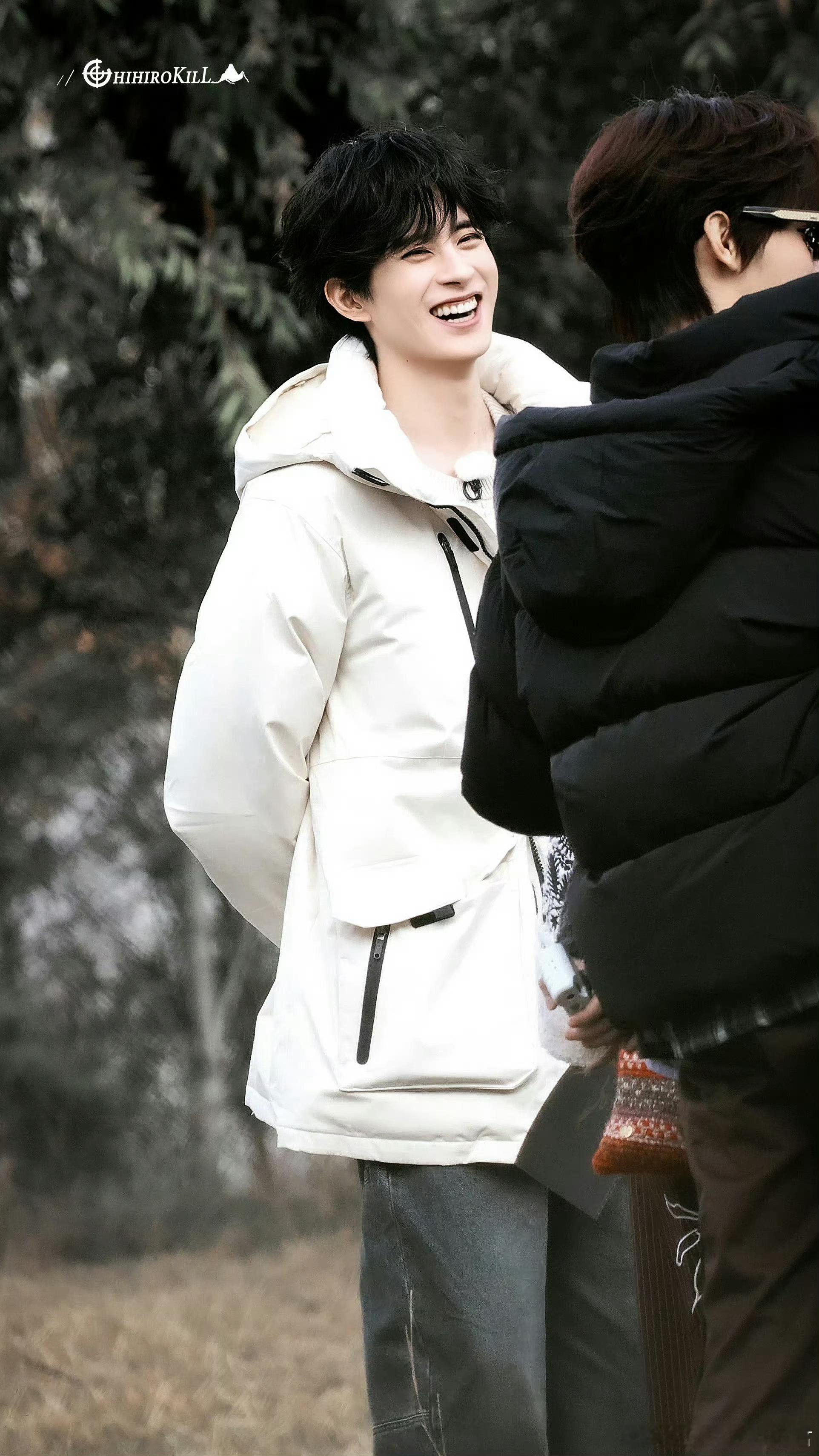 敖瑞鹏奔跑吧卷毛路透奔跑吧敖瑞鹏和《奔跑吧》的适配度满分！卷毛造型俏皮又阳光，