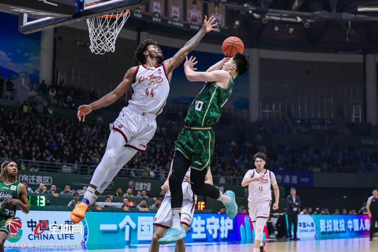 这伙计打球不错，可他就是没想着进国家队，真是可惜到家。在吵架风波以后，郭昊文带