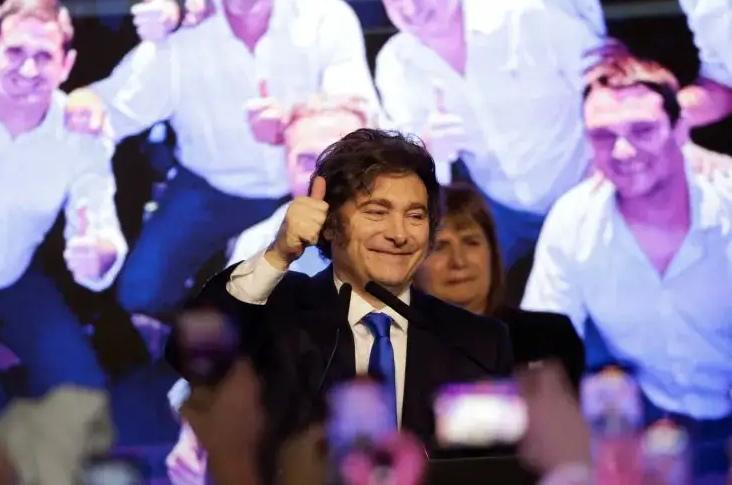 美国资本助力米莱扭转乾坤美国介入阿根廷中期选举,在不到一个月内买入4亿美元的阿