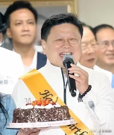 最大赢家是总召傅崐萁，最开心笑到最后的也是傅崐萁！台湾这次七千八百亿的军购方
