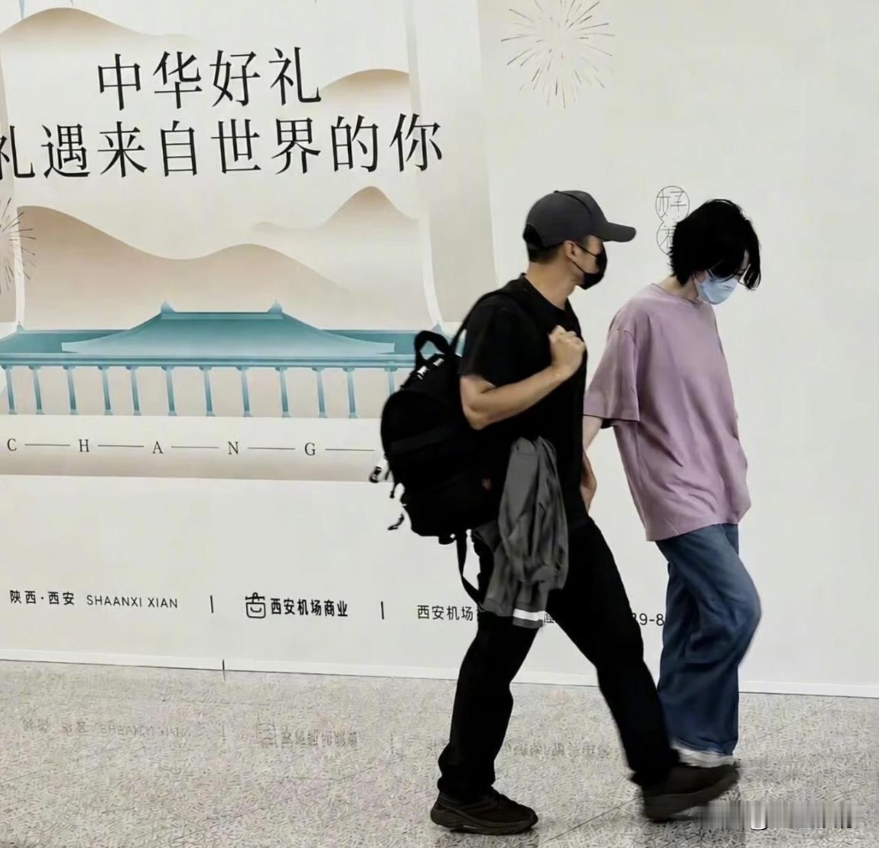 很多人误会王菲谢霆锋对待感情随性不羁，实则二人内核都长情专一。王菲身为顶流天后，